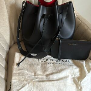 Teddy Blake bucket bag.